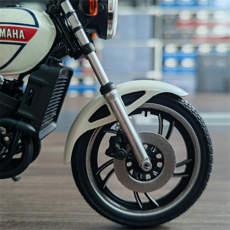1:12 YAMAHA RZ250 RD250LC Allo - đánh giá và giá Model Kit Aoshima