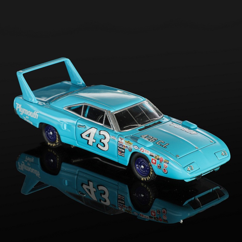 Mirage 1:64 Plymouth Super Bir - đánh giá và giá Model Kit Runner